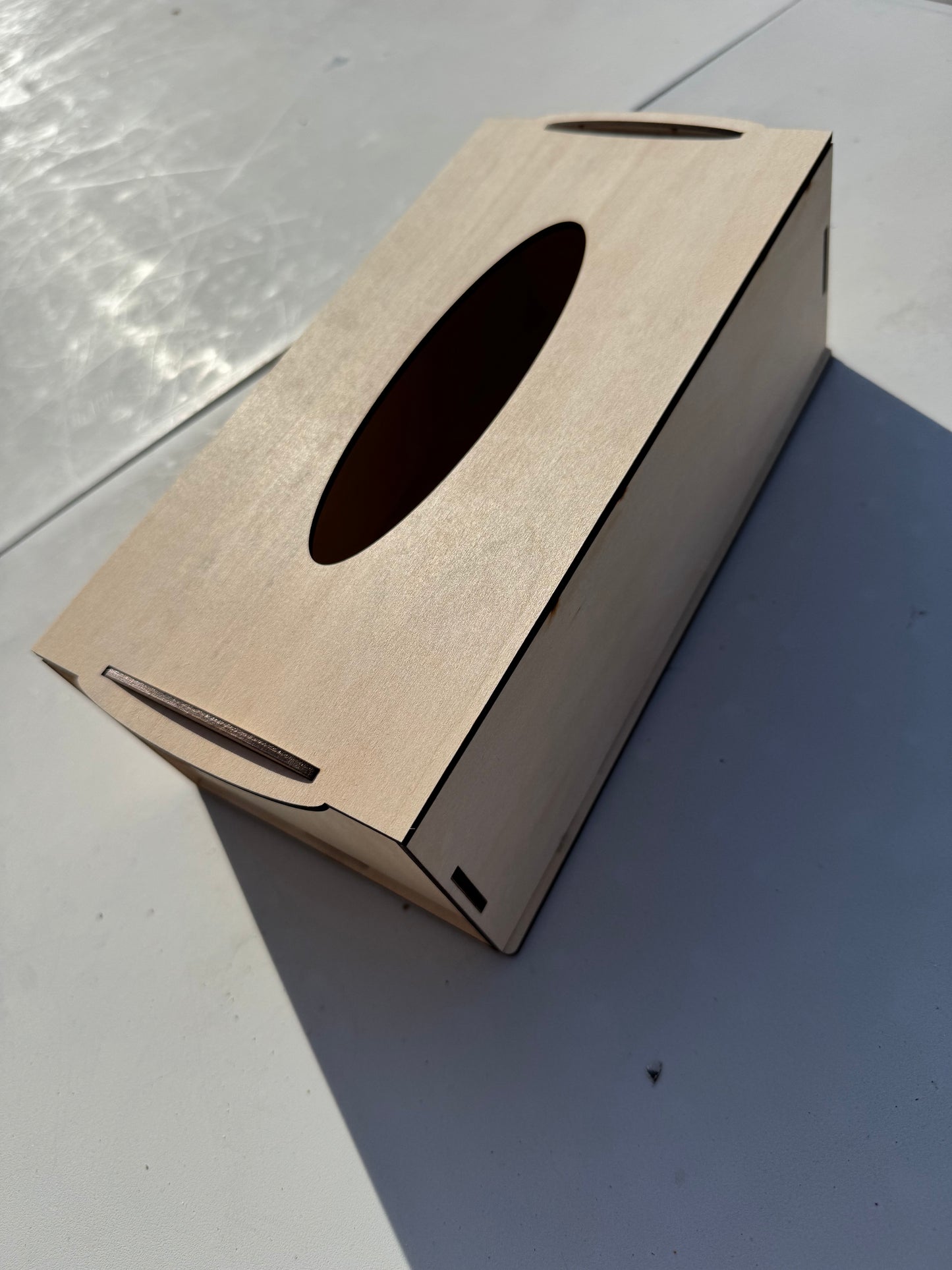 🪵 Boîte à mouchoirs en bois – Découpe et gravure laser 🪵